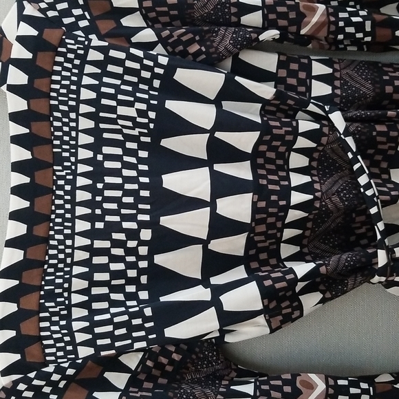 Diane Von Furstenberg Black and Cream Geometric Wrap Dress - Picture 10 of 14